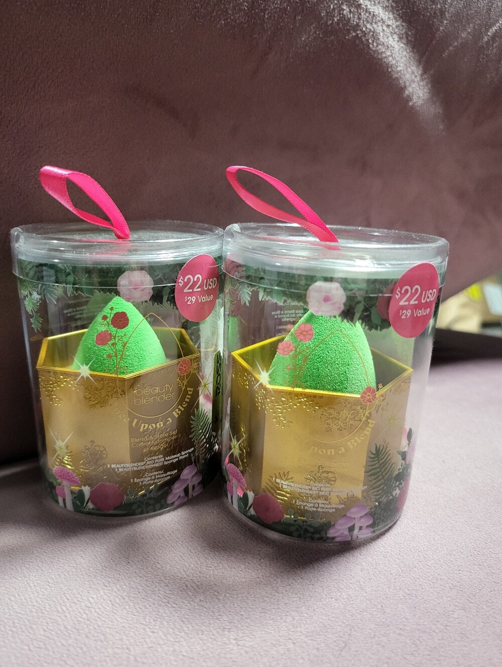 Brand New Never Used - Set Of 2 Beauty Blenders With Blend Storage